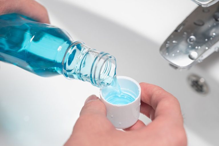 Rinse Right: The Power of Mouthwash in Your Oral Care Routine
